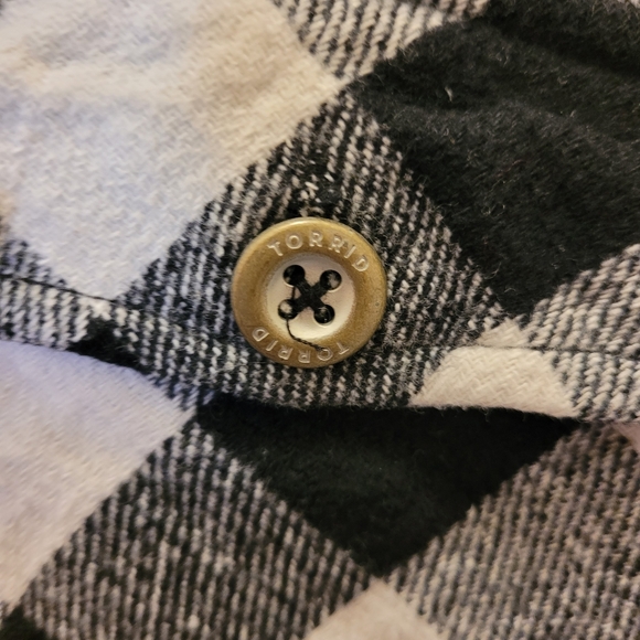 TORRID BRUSHED COTTON SHACKET BLACK & WHITE BUFFALO PLAID PLUS SIZE 2X 2022 - Picture 11 of 16